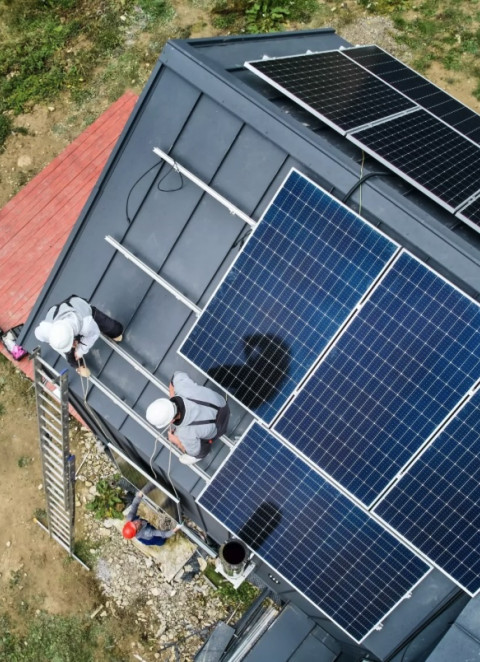 Novo regime do autoconsumo de energia: O que muda para casas e condom&iacute;nios?